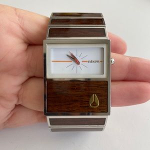Wood grain Nixon watch